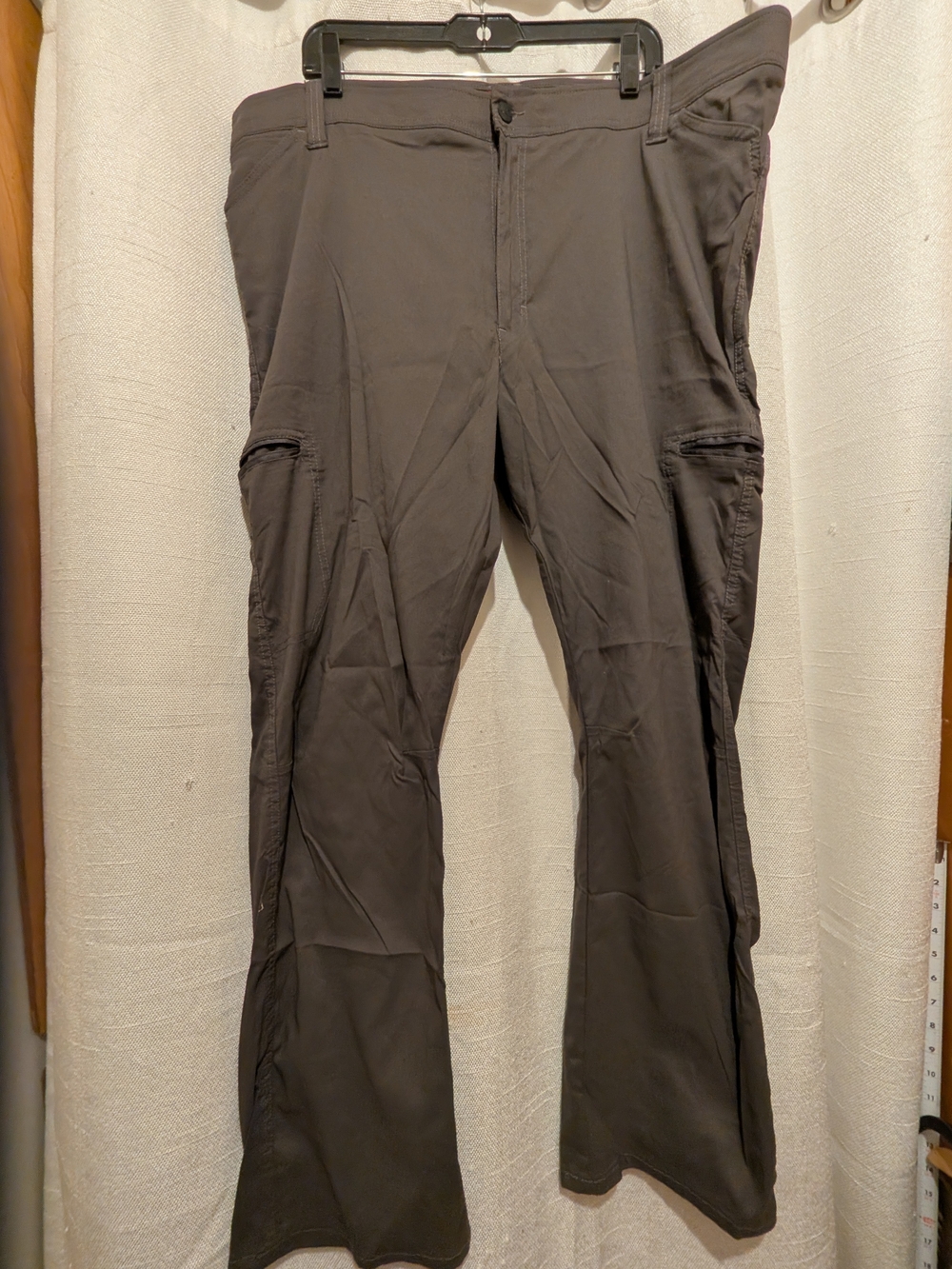 Wrangler Men's Gray Cargo Pants 44x30 with Side Pockets